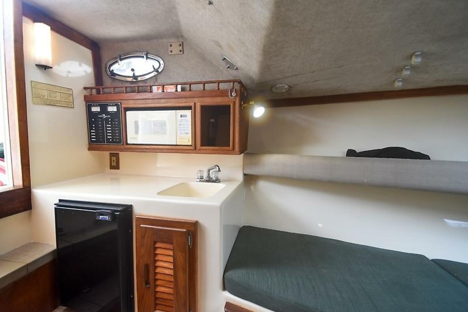 1998 Albemarle 285 Express - Image 40