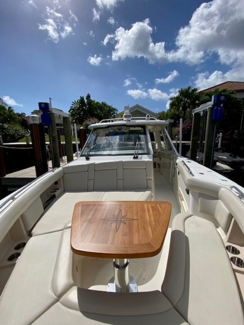 2020 Boston Whaler 380 Realm - Image 5