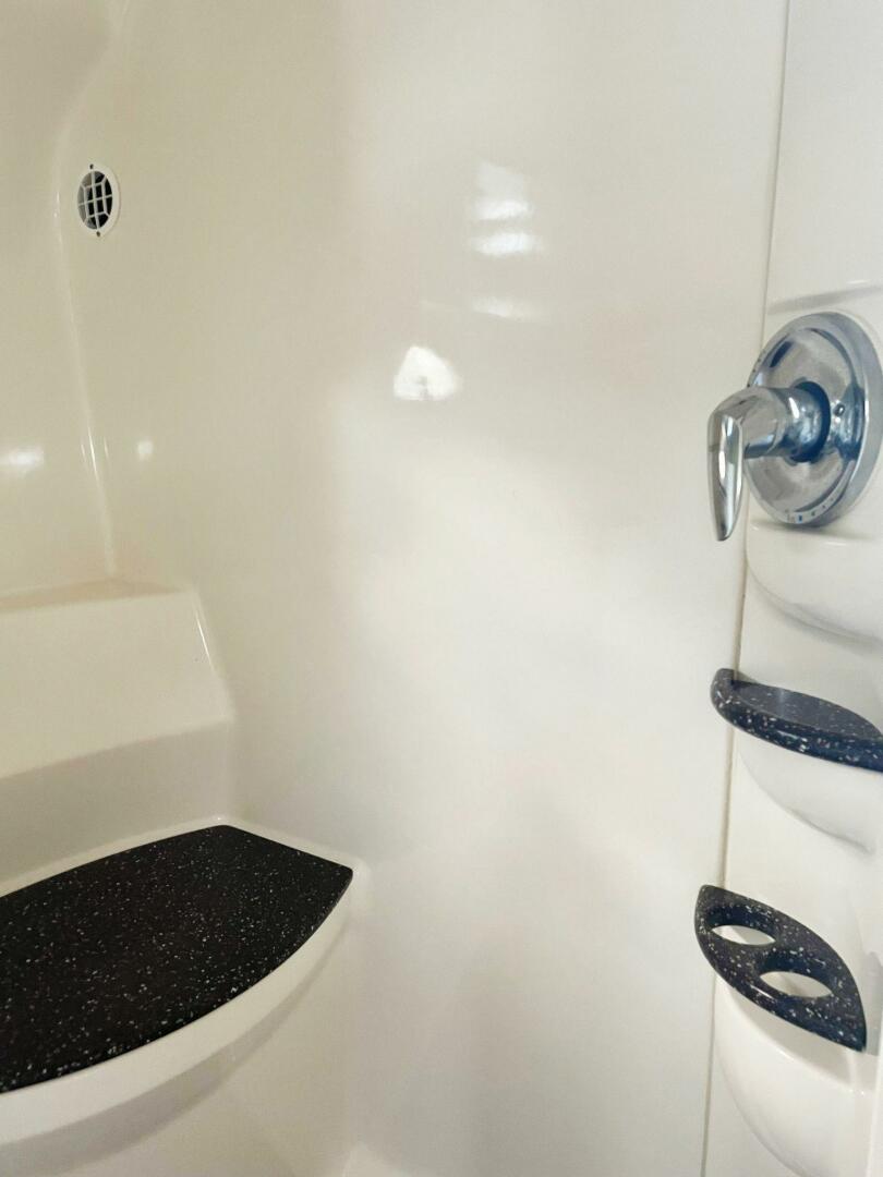2004 Formula 400 Super Sport - Image 26