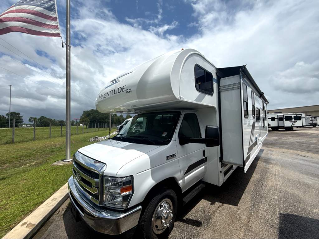 2027 THOR MOTOR COACH MAGNITUDE GA31 - Image 2