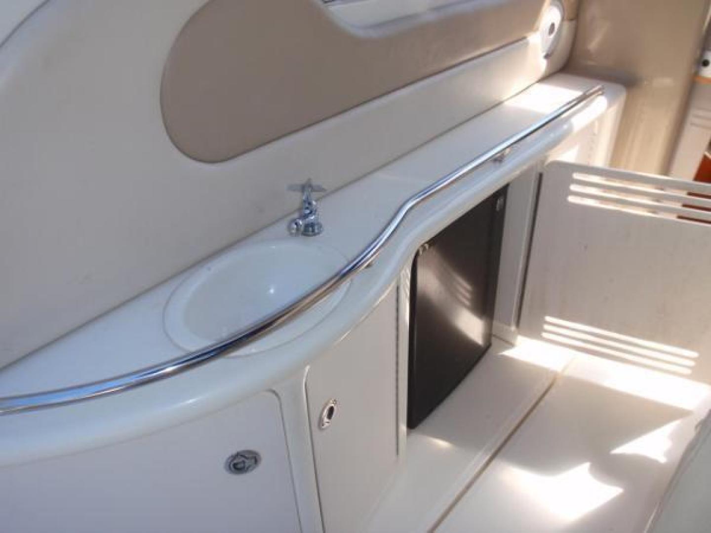 1999 Sea Ray Express Cruiser - Image 15