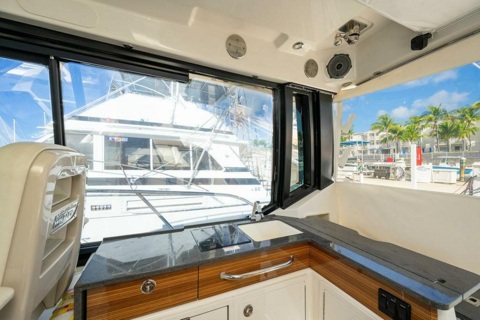 2023 Boston Whaler 405 Conquest - Image 30