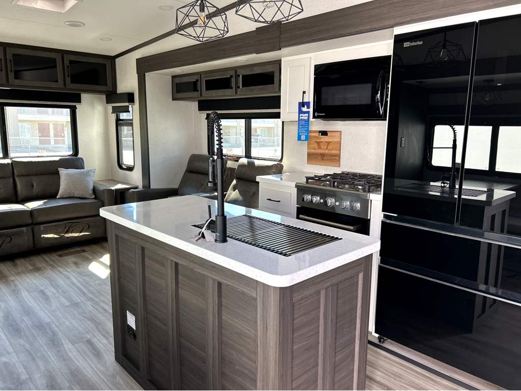 2026 VENTURE RV SPORTTREK 353VIK - Image 10
