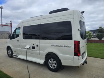 2025 PLEASURE WAY ASCENT - Image 2