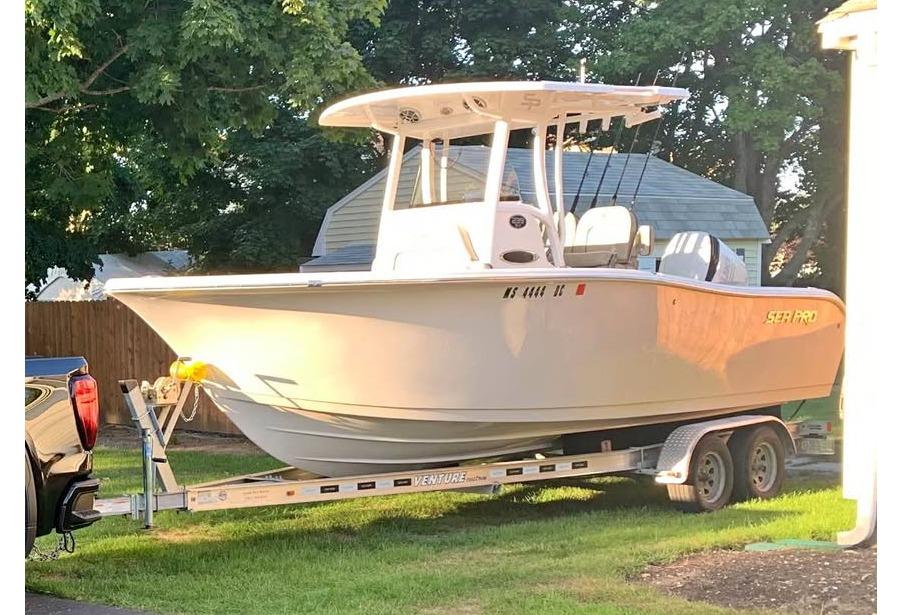 2022 Sea Pro 239 Center Console - Image 1