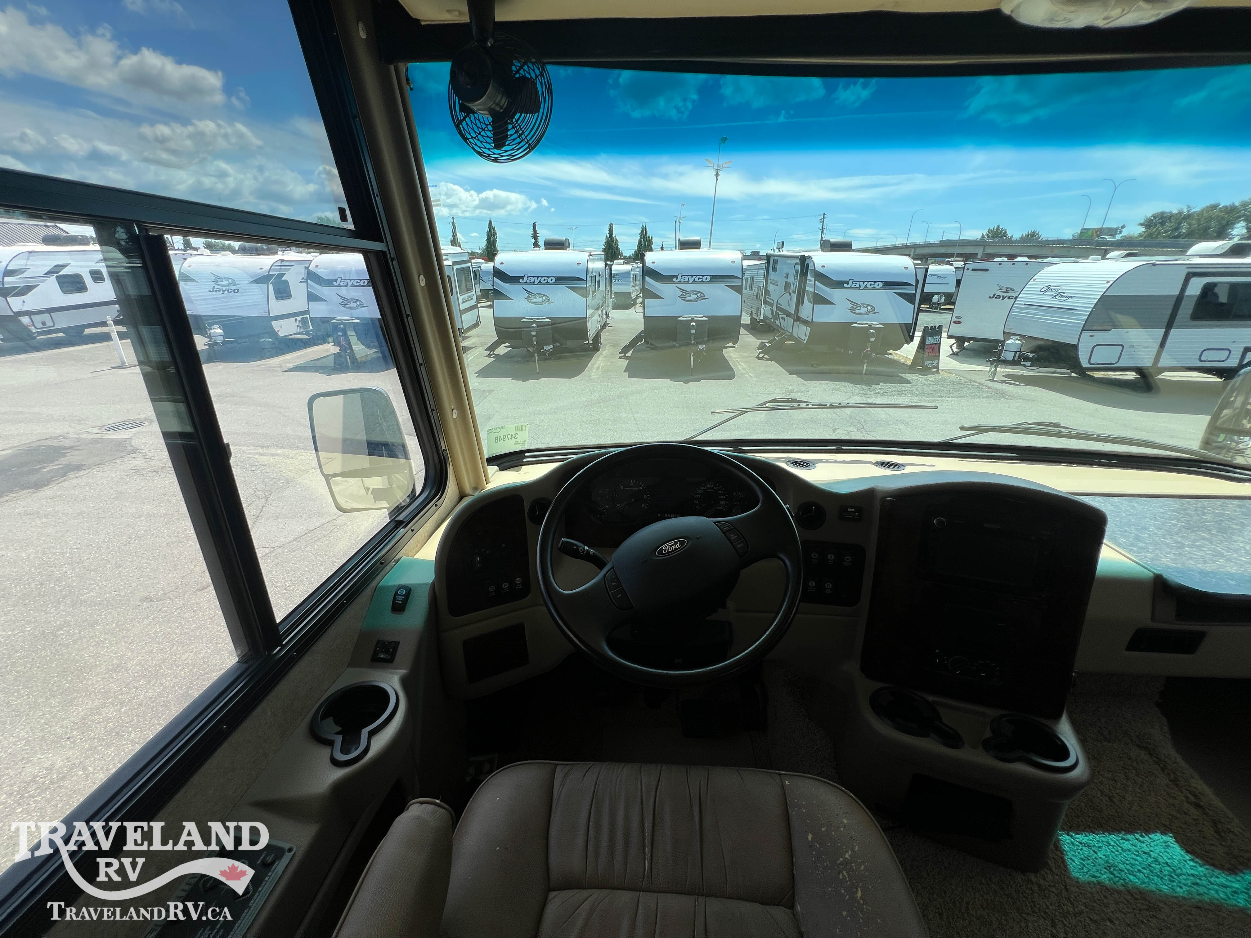 2012 Thor Motor Coach CHALLENGER 32VC HMS - Image 10