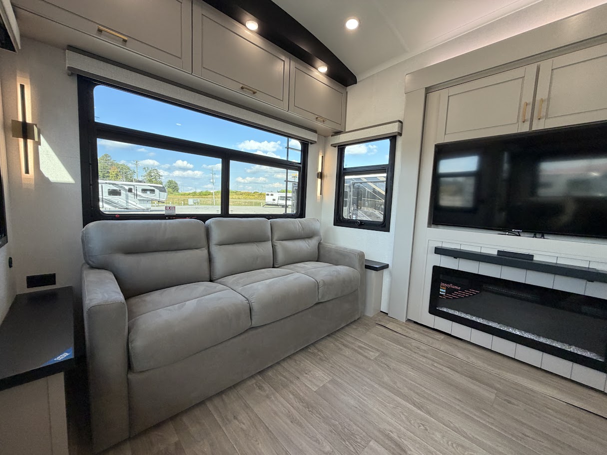 2027 JAYCO NORTH POINT 361RLBH - Image 19