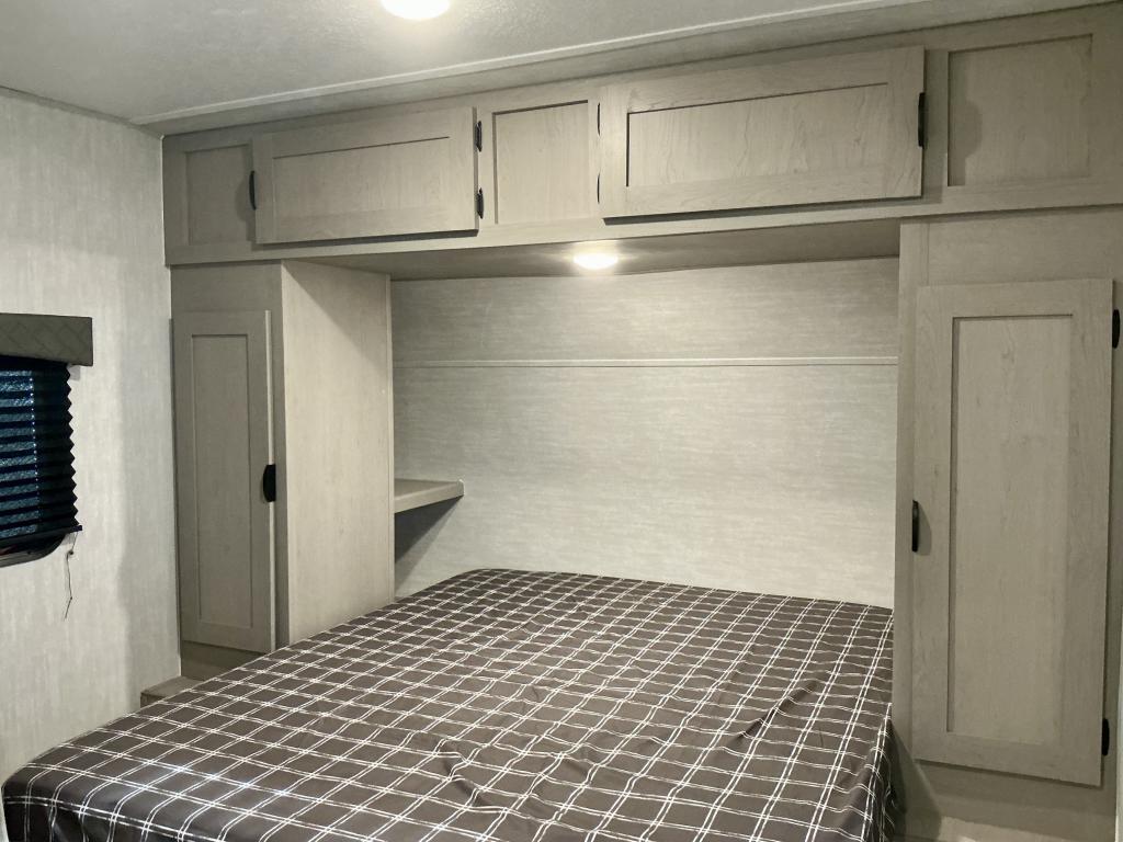 2025 COACHMEN 242MK - Image 16