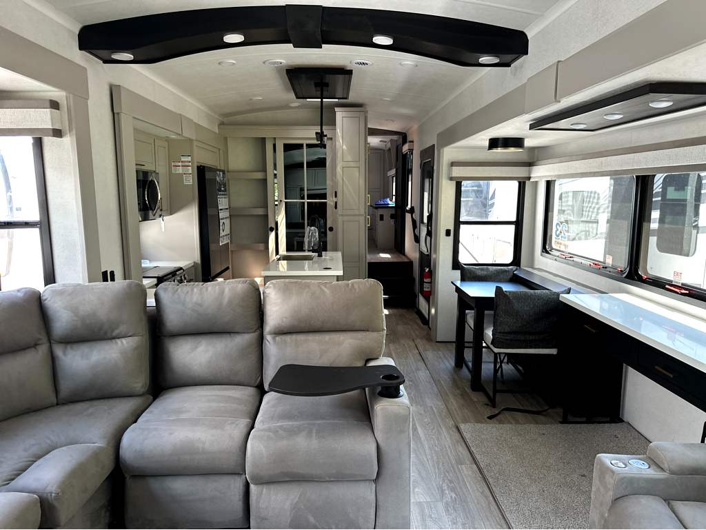 2027 JAYCO NORTH POINT 381CKRE - Image 9