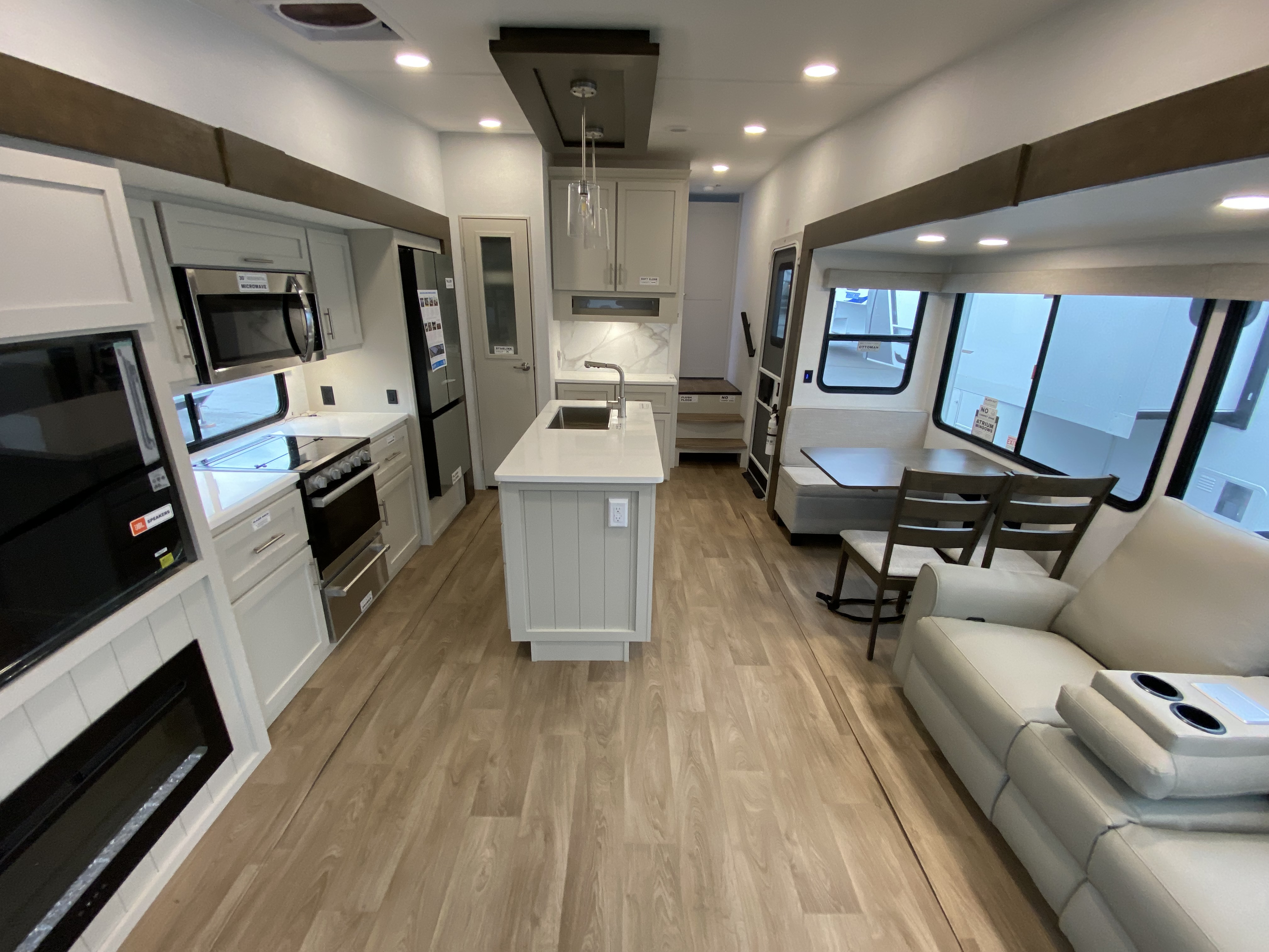 2027 Alliance RV Avenue 29RL - Image 4