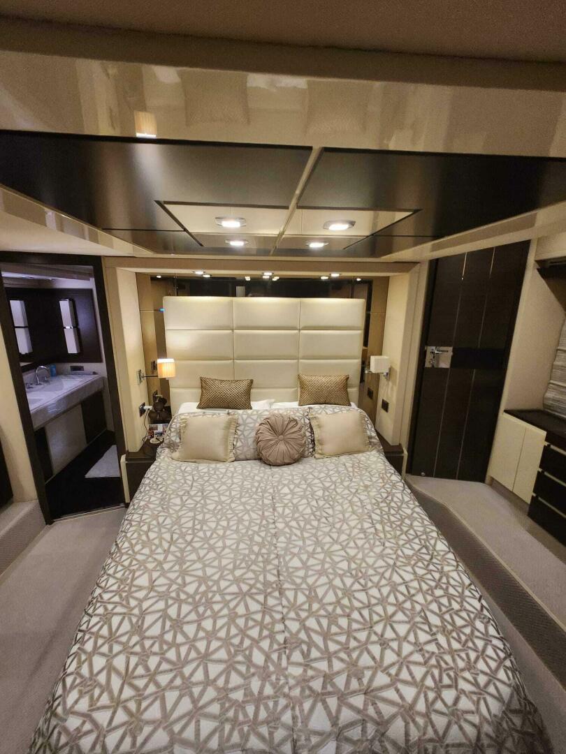 2014 Azimut Flybridge - Image 72