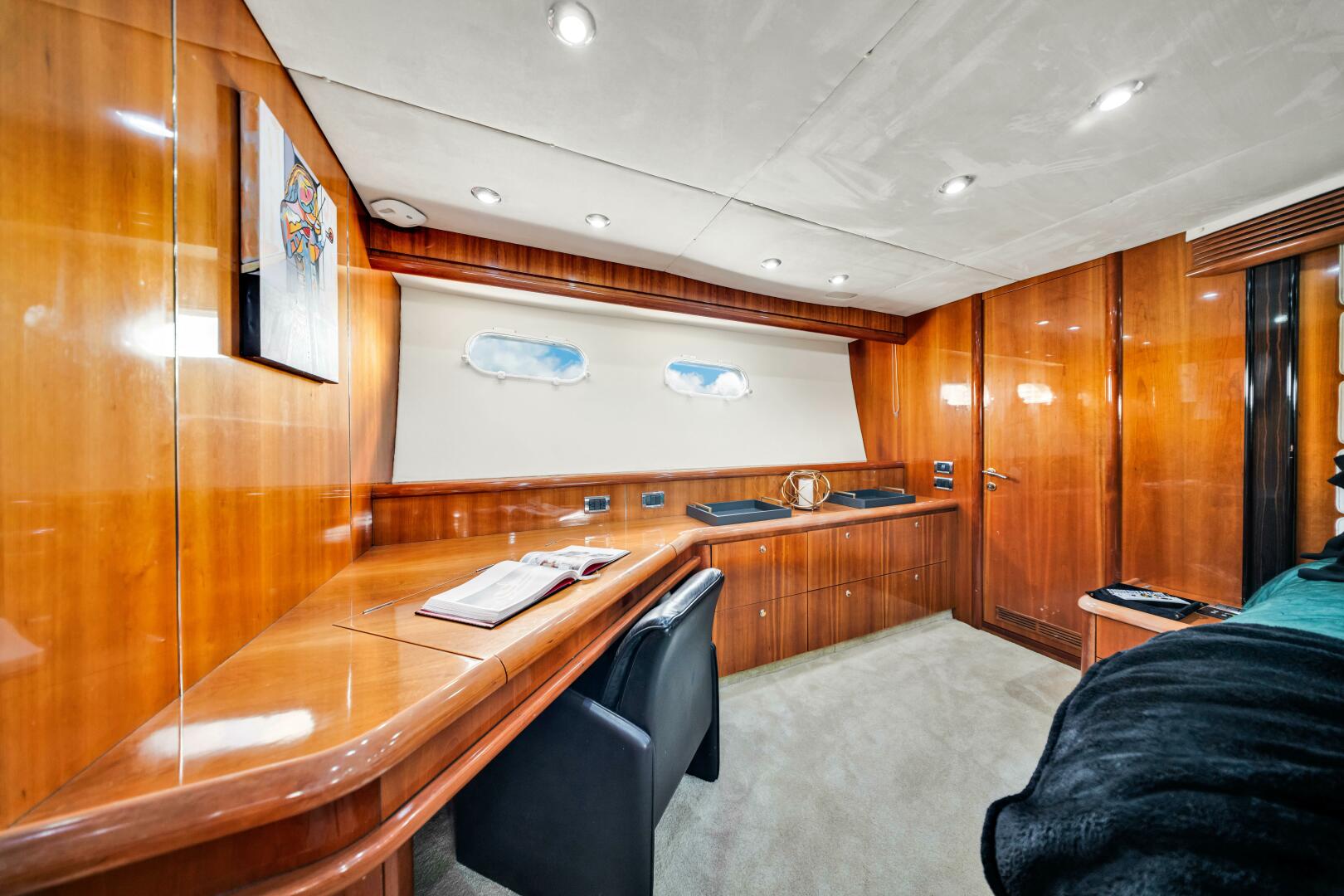 2003 Sunseeker 94 Motor Yacht - Image 20