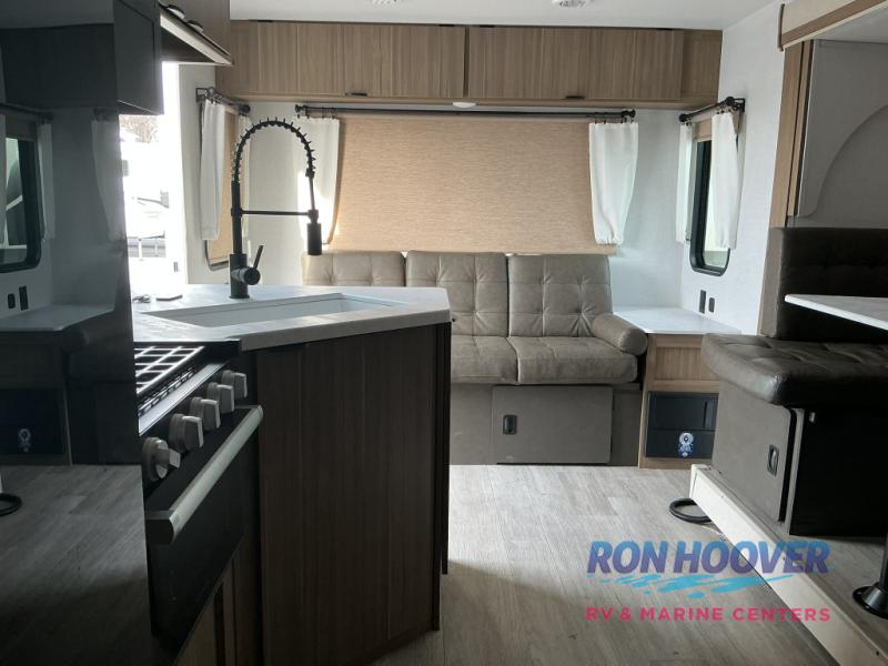 2025 FOREST RIVER WILDWOOD 24RLXLX - Image 3