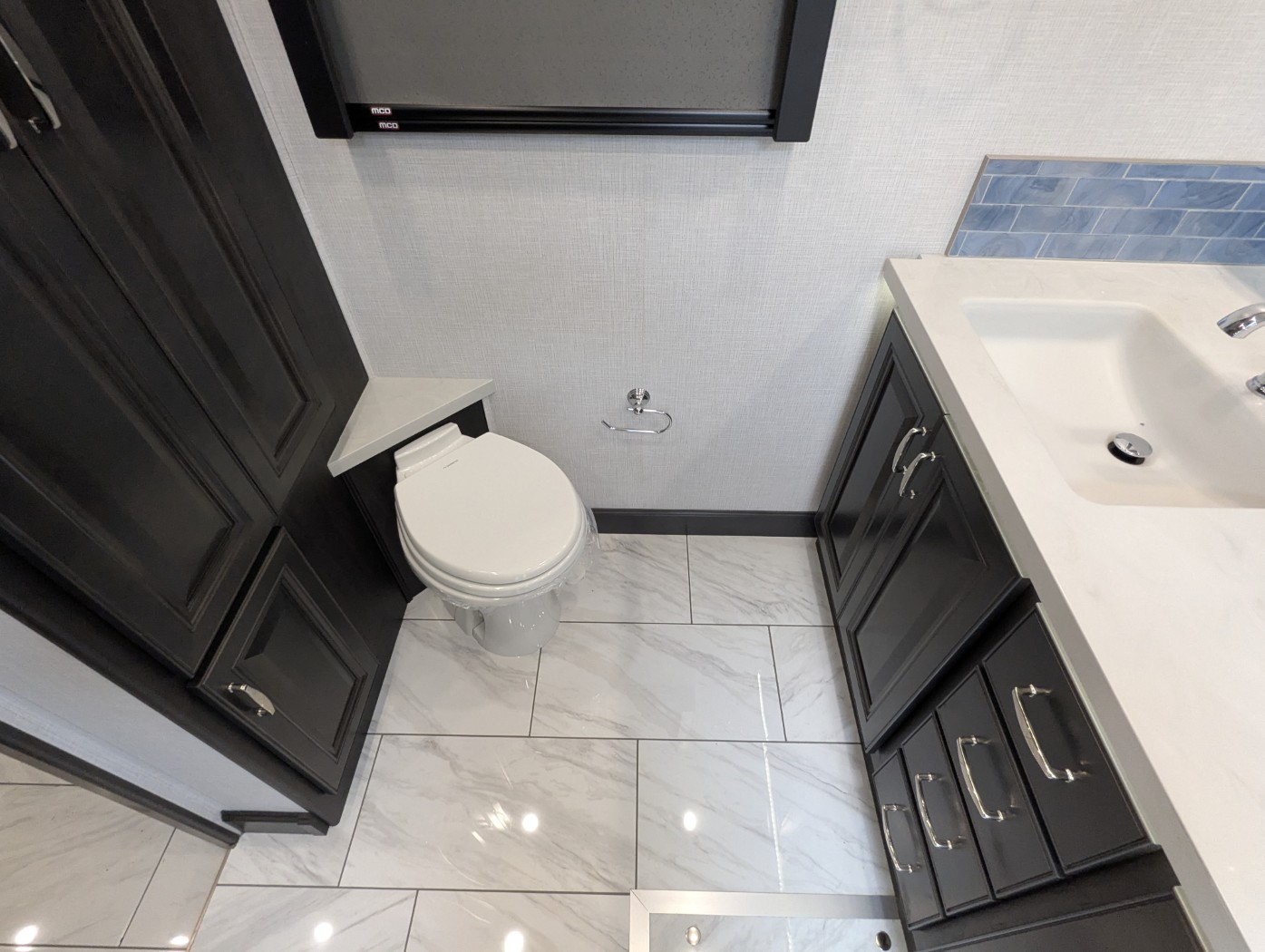 2026 Fleetwood Discovery 38W - Image 33