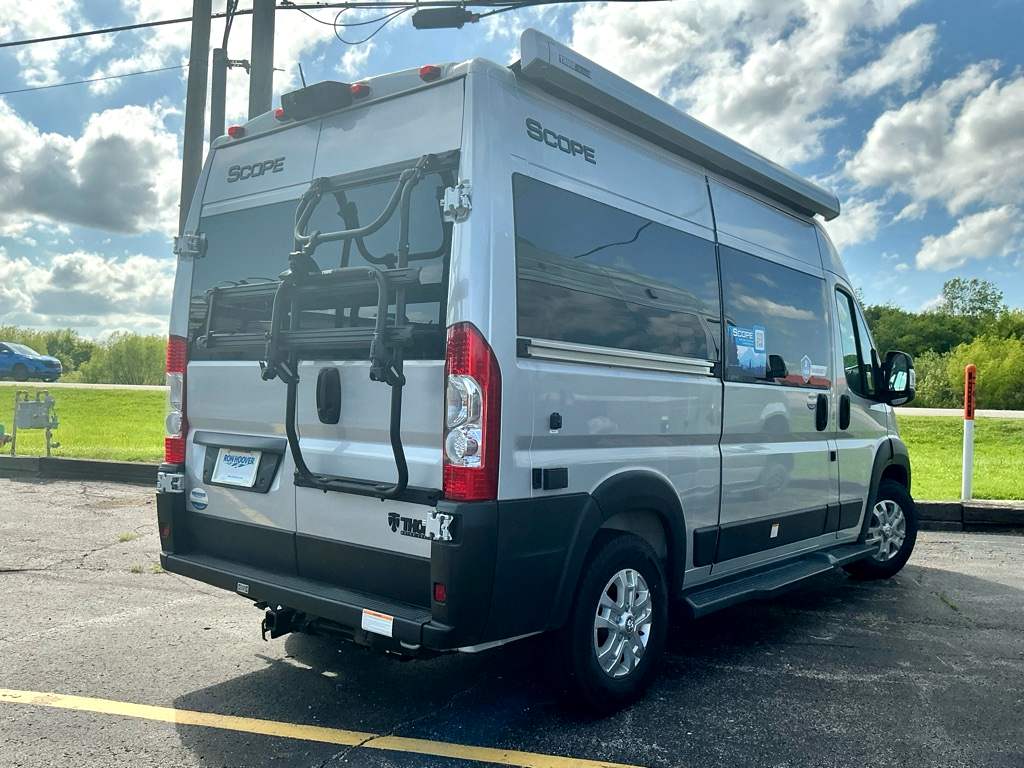2025 THOR MOTORCOACH 18G - Image 4