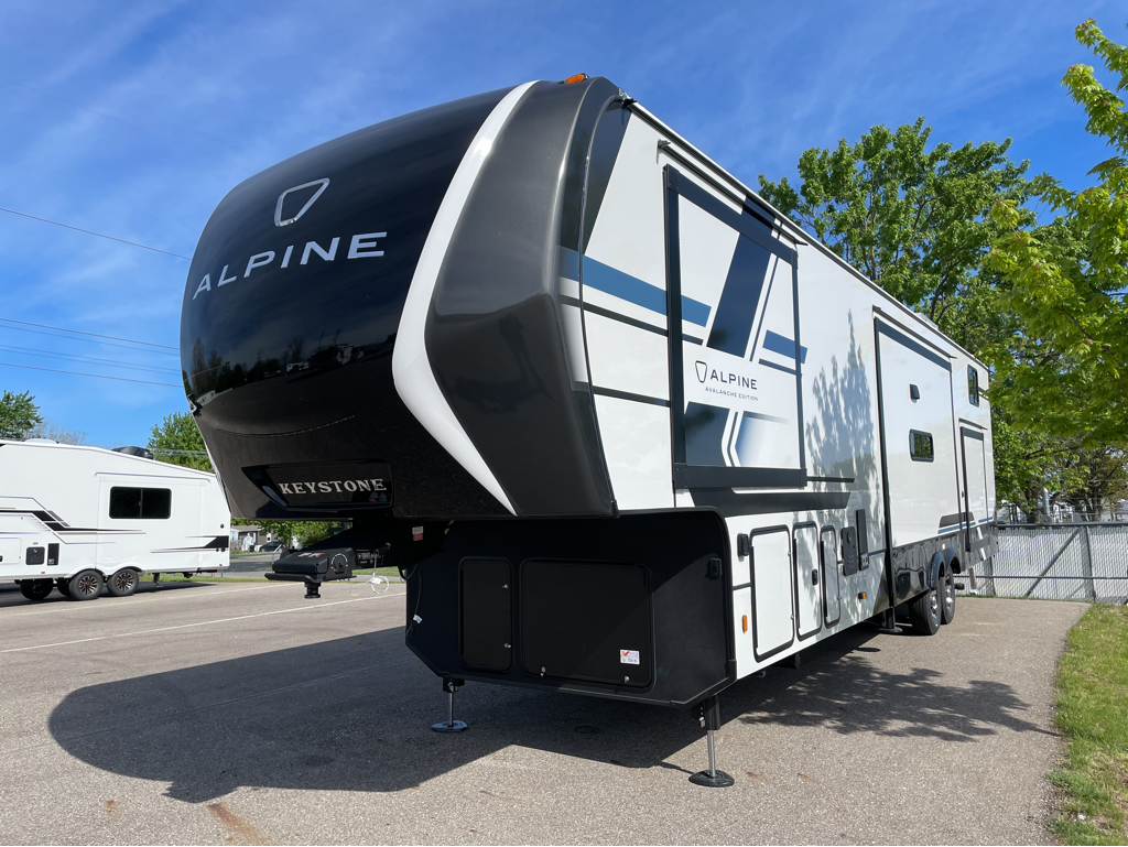 2026 Keystone Alpine Avalanche Edition 390DS - Image 4