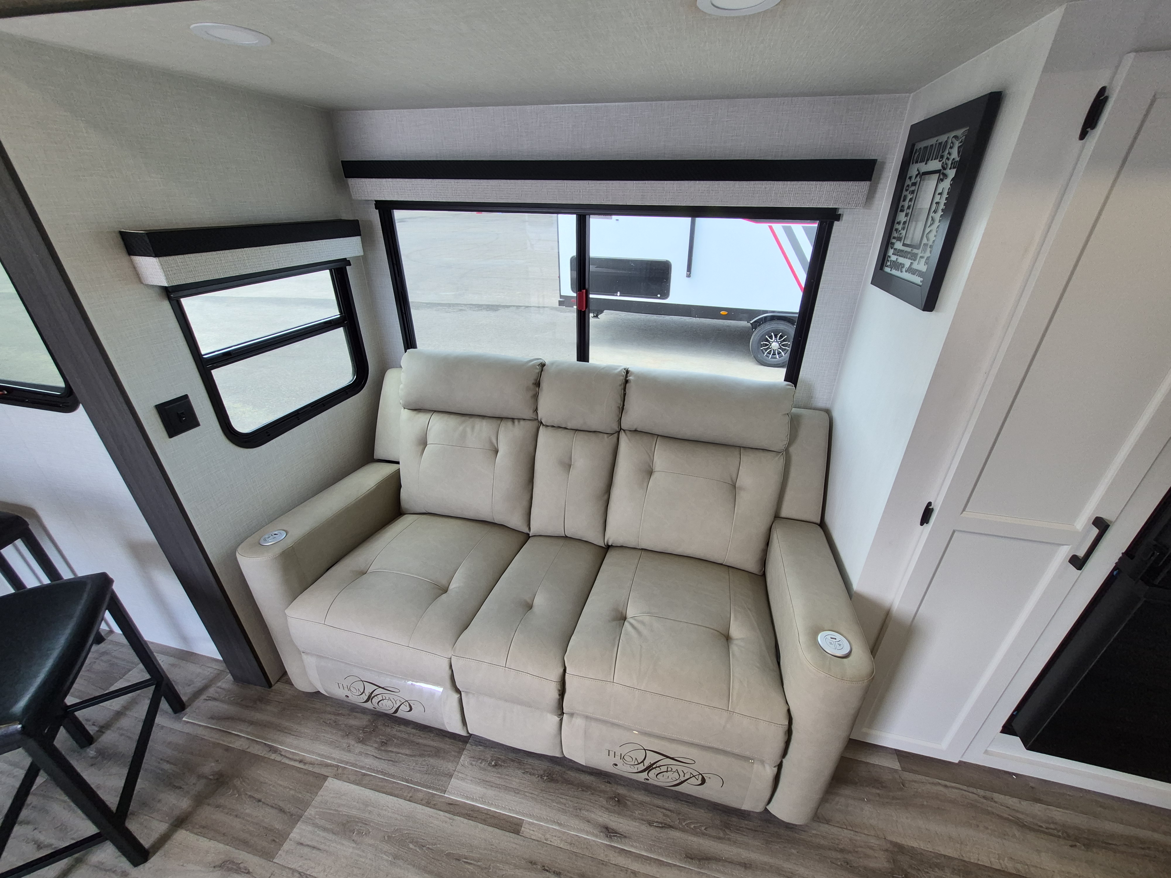 2026 VENTURE RV SPORTTREK 271VBH - Image 18