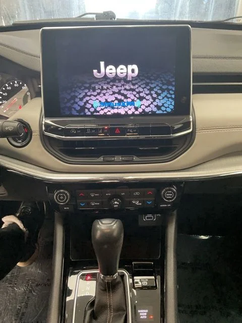 2022 Jeep Compass Utility 4D Limited 4WD - Image 9