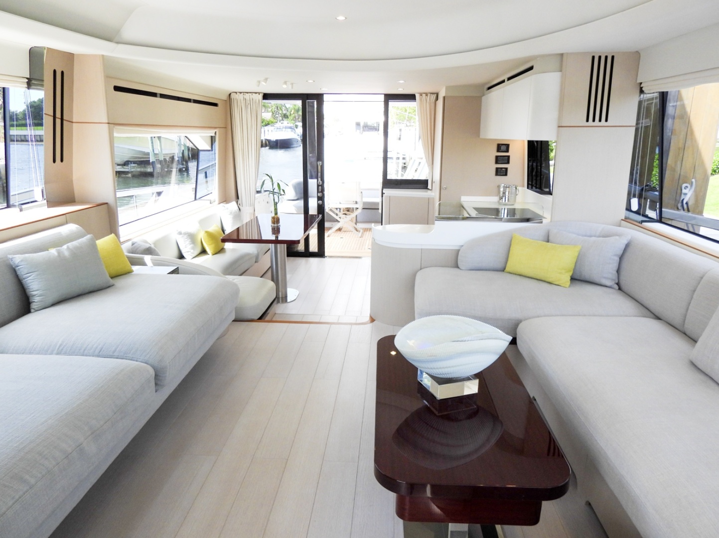 2023 Azimut Azimut Fly 68 Base - Image 5