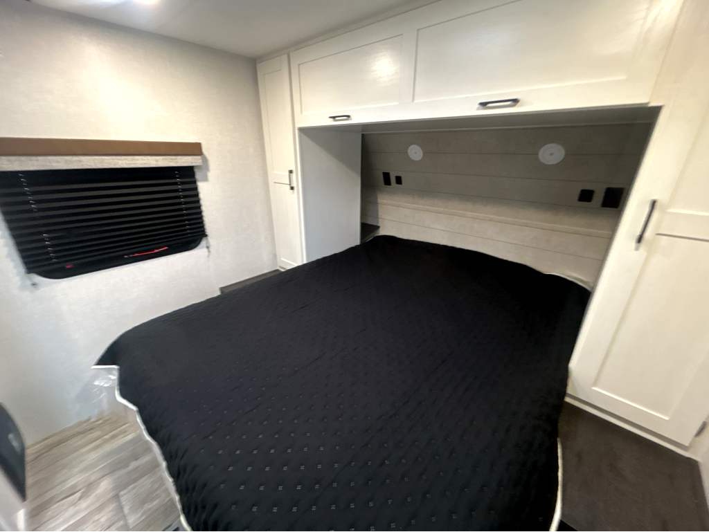 2026 VENTURE RV SIENNA 231VRK - Image 28