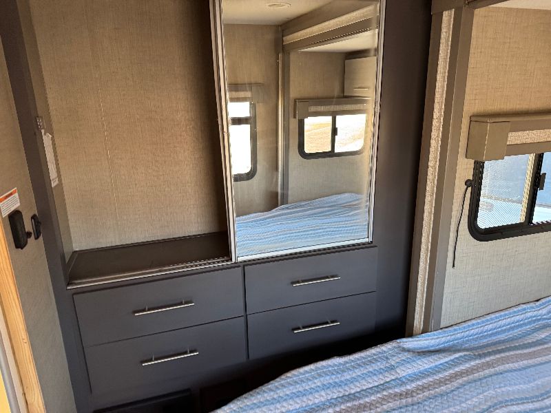 2019 Thor Motor Coach Compass 24SX - Image 11