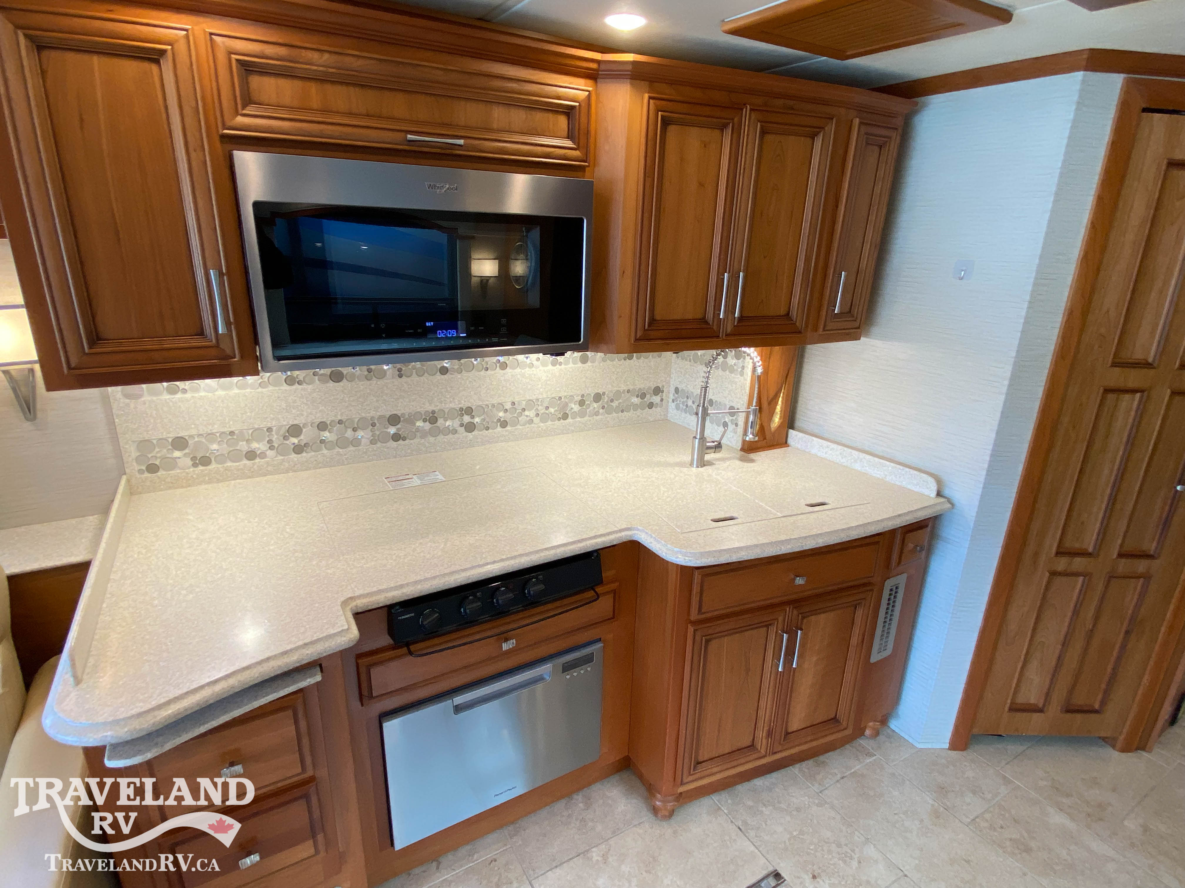 2018 Newmar Ventana 4037 - Image 16