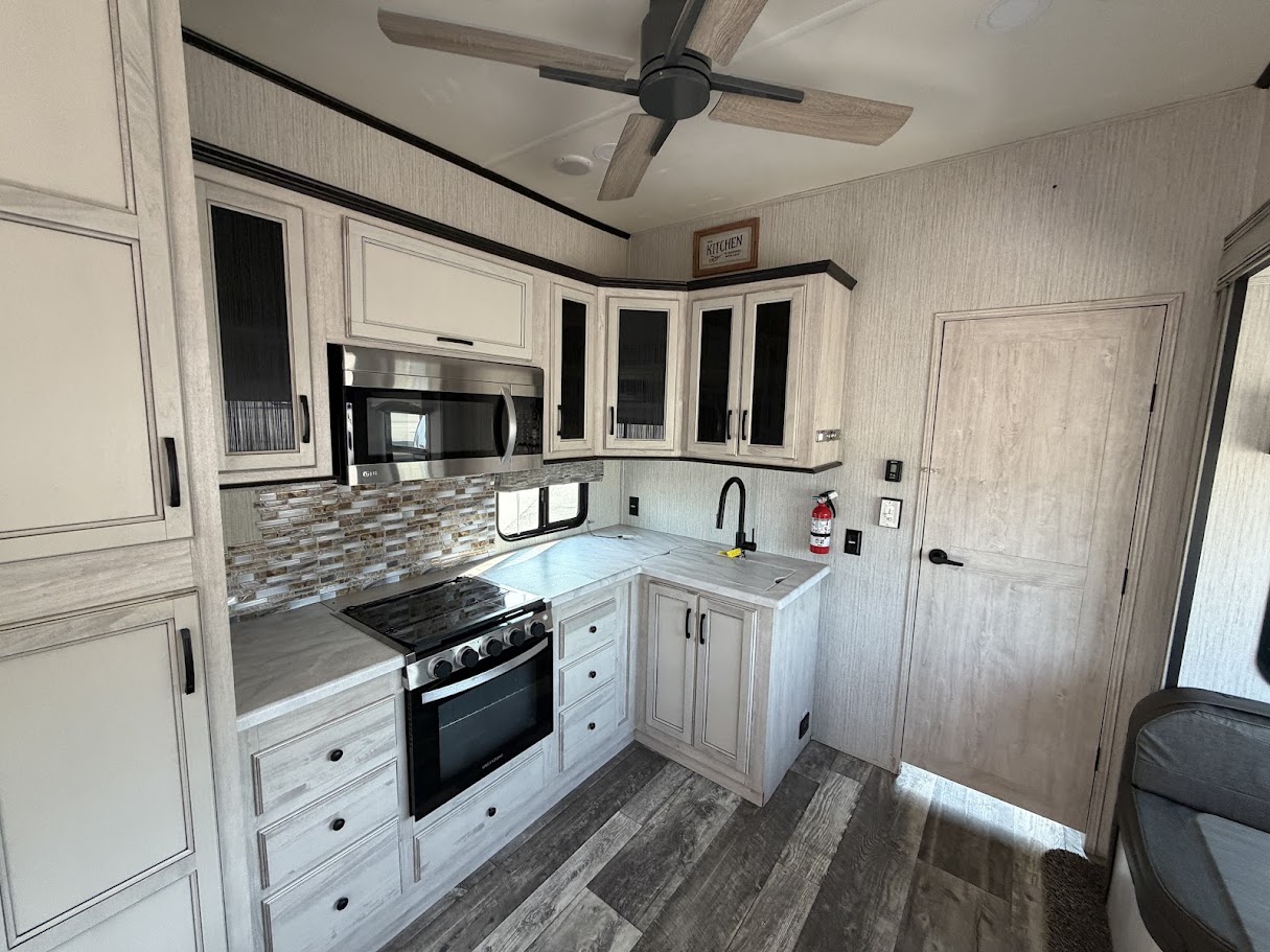 2022 FOREST RIVER SANDPIPER 330BH - Image 21
