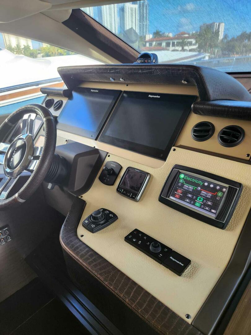 2014 Azimut Flybridge - Image 54