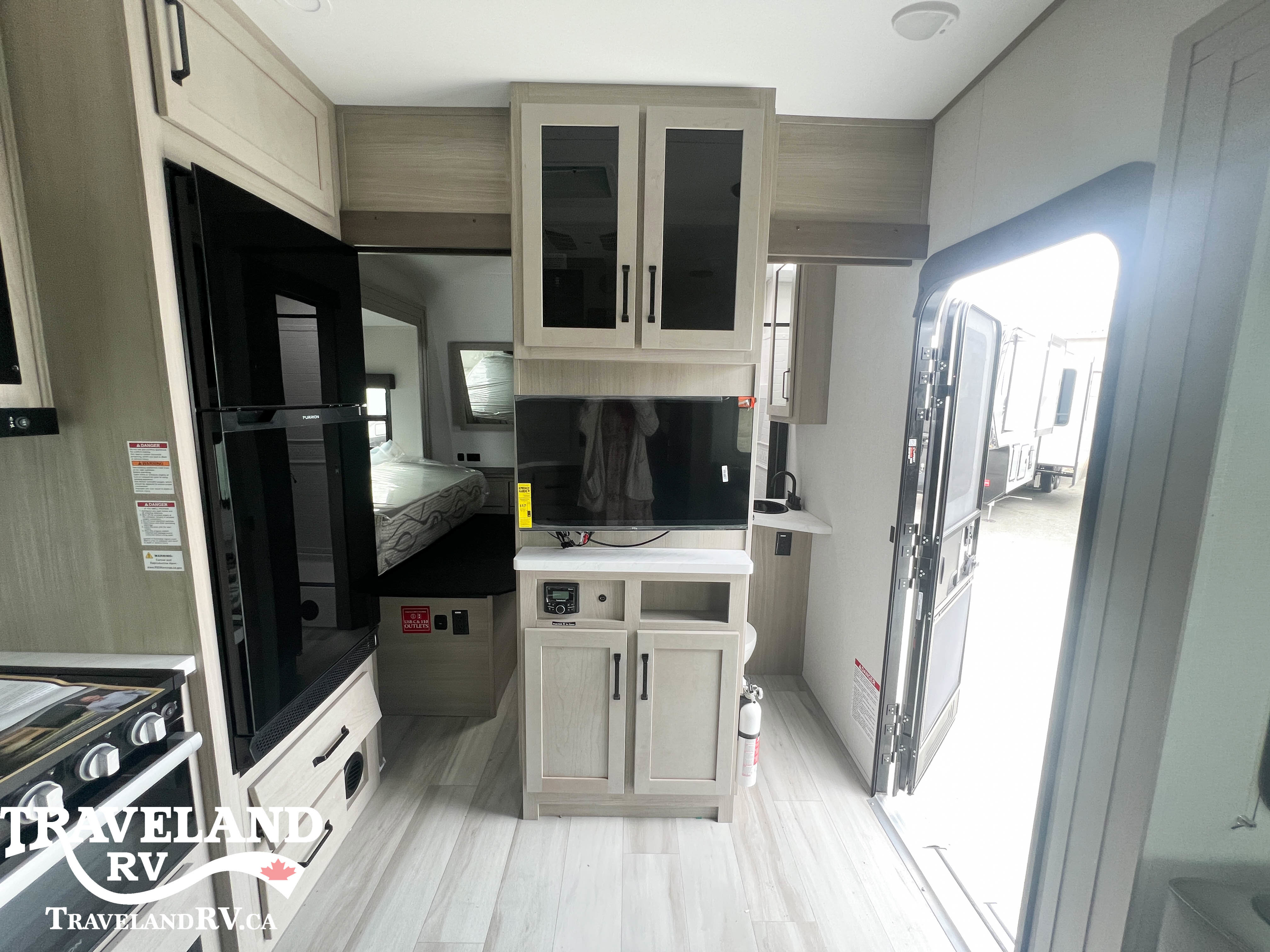 2025 Grand Design Momentum G-Class 31G - Image 6