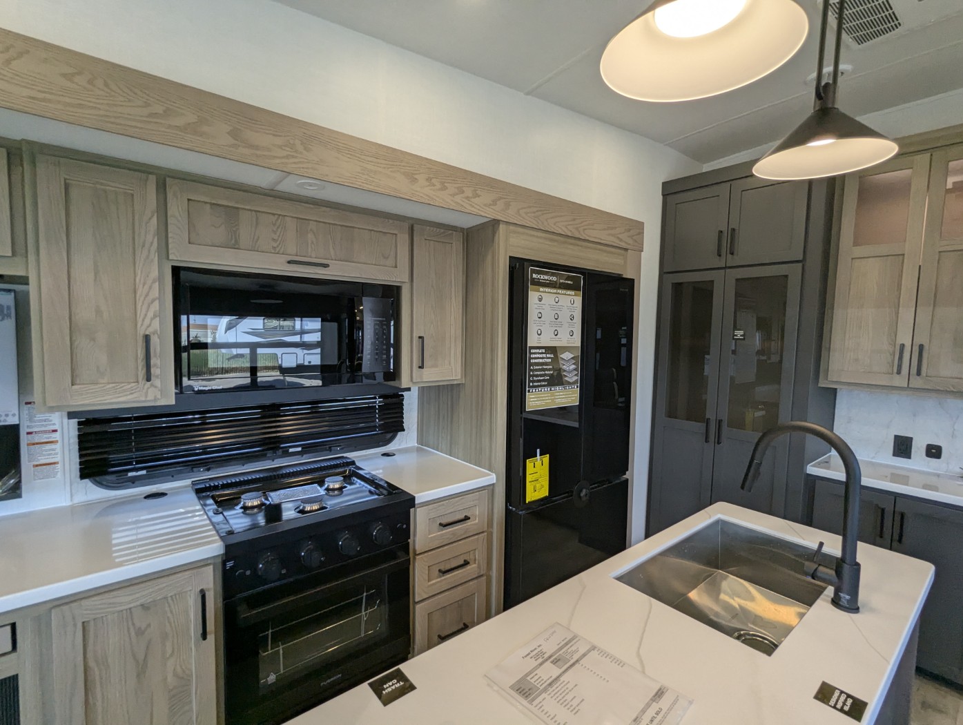 2026 Forest River Rockwood Signature 401SFB - Image 38