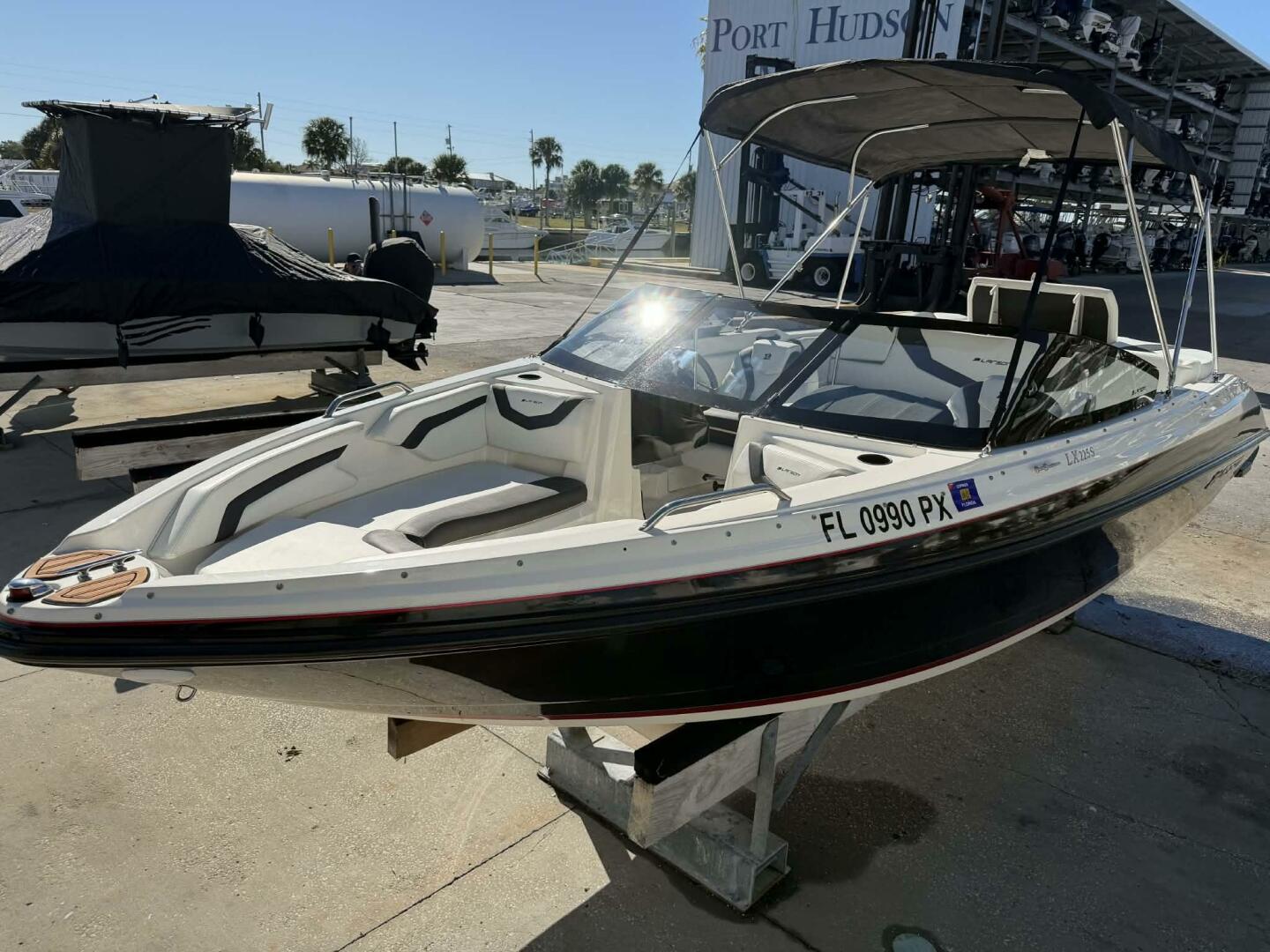 2015 Larson LX 225S IO - Image 4