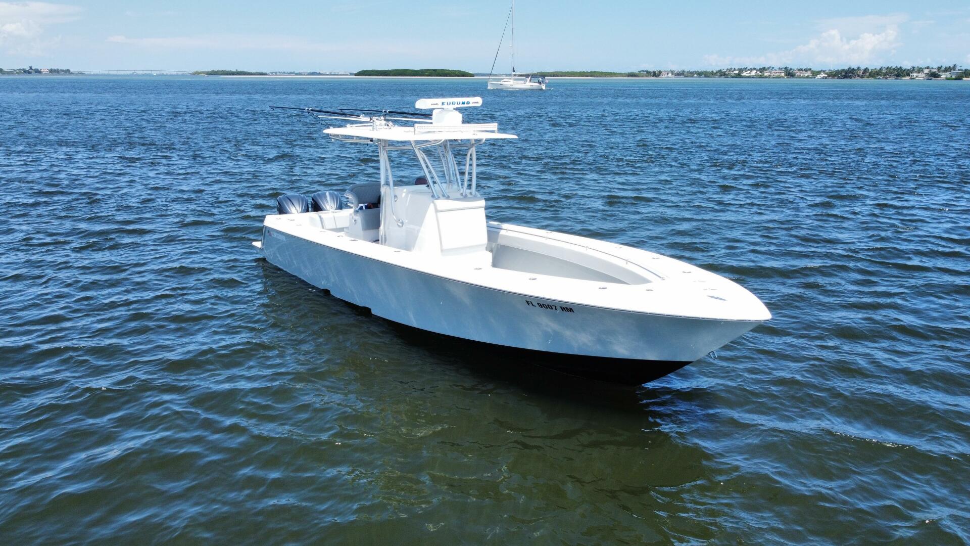 2018 Contender 32 ST - Image 2