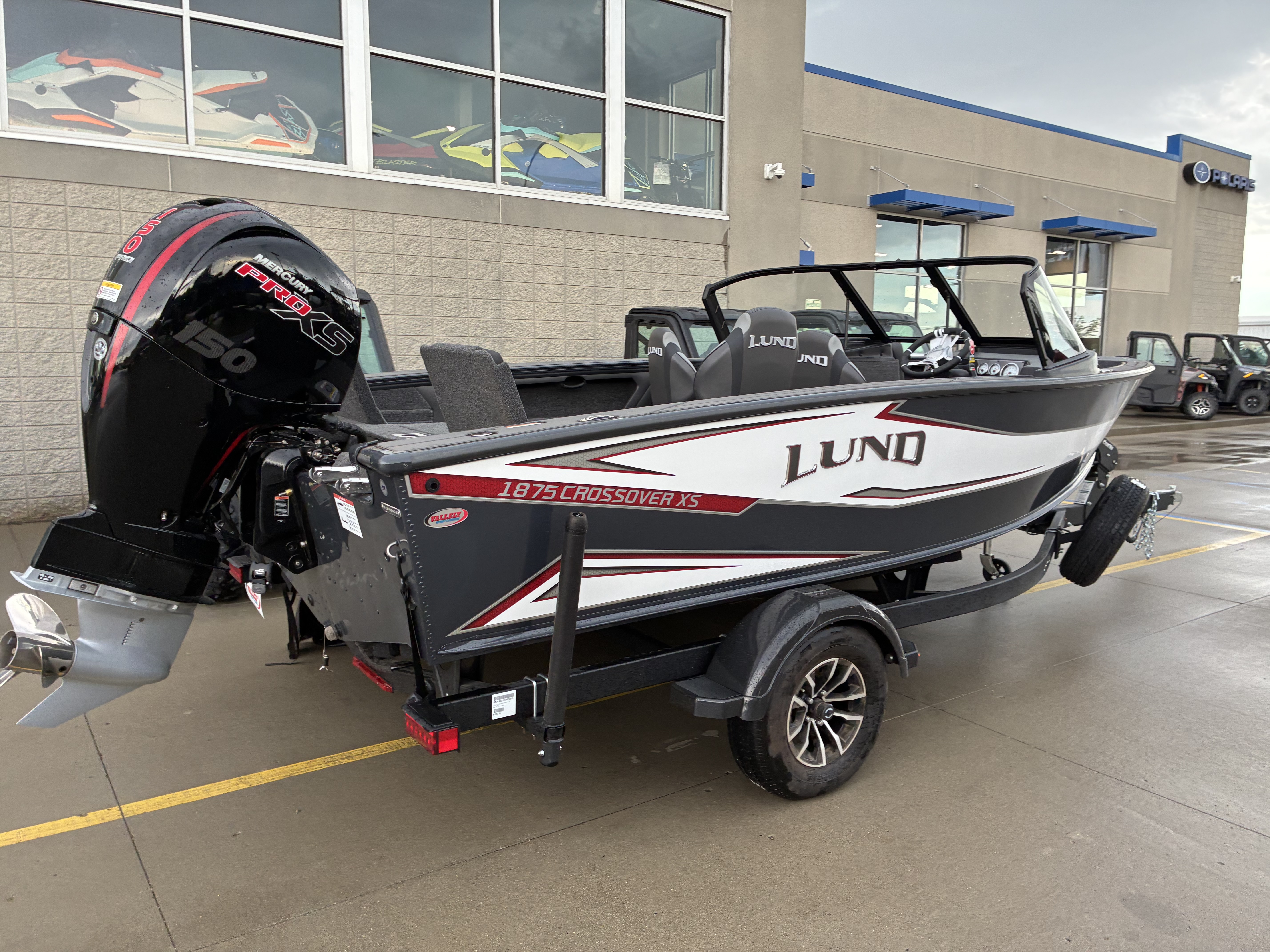2026 Lund 1875 Crossover XS - Image 3
