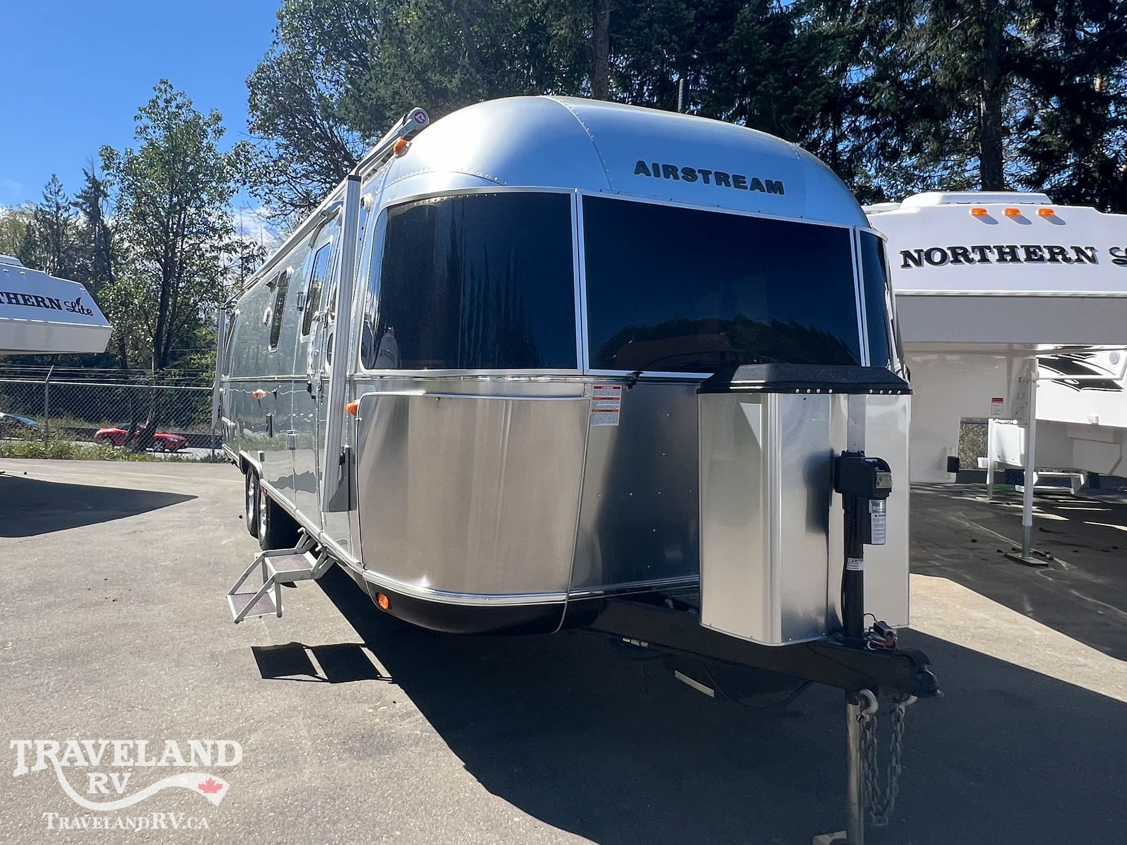 2020 Airstream Classic 30RB Twin - Image 1