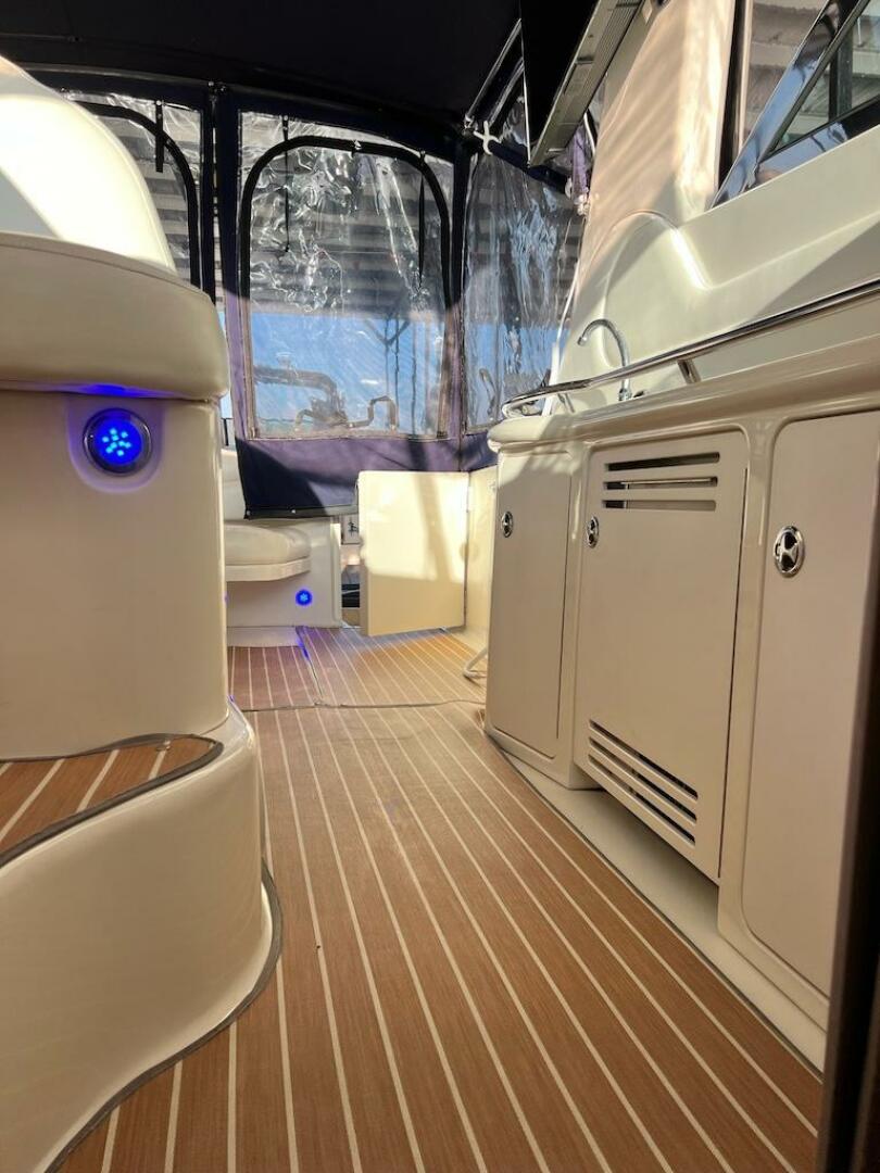 2004 Sea Ray 380 Sundancer - Image 36