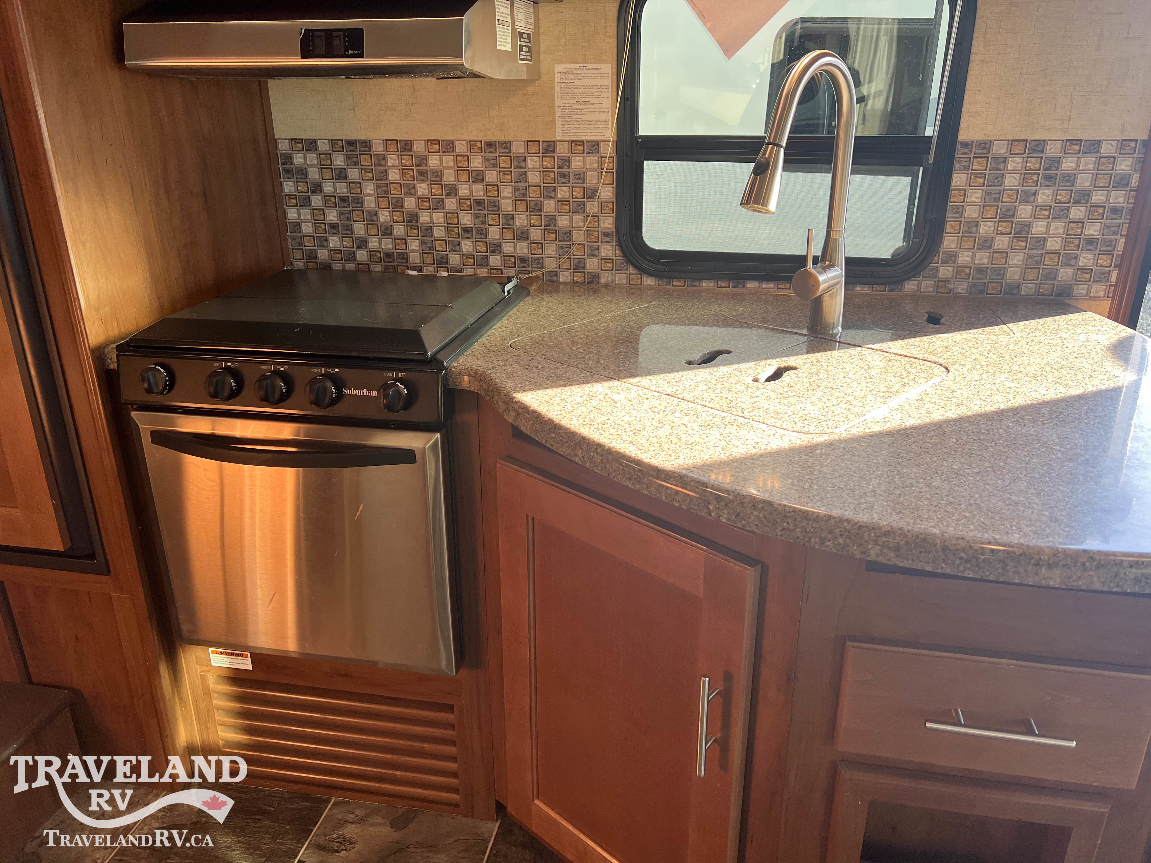 2016 Forest River WILDCAT 242RL - Image 17
