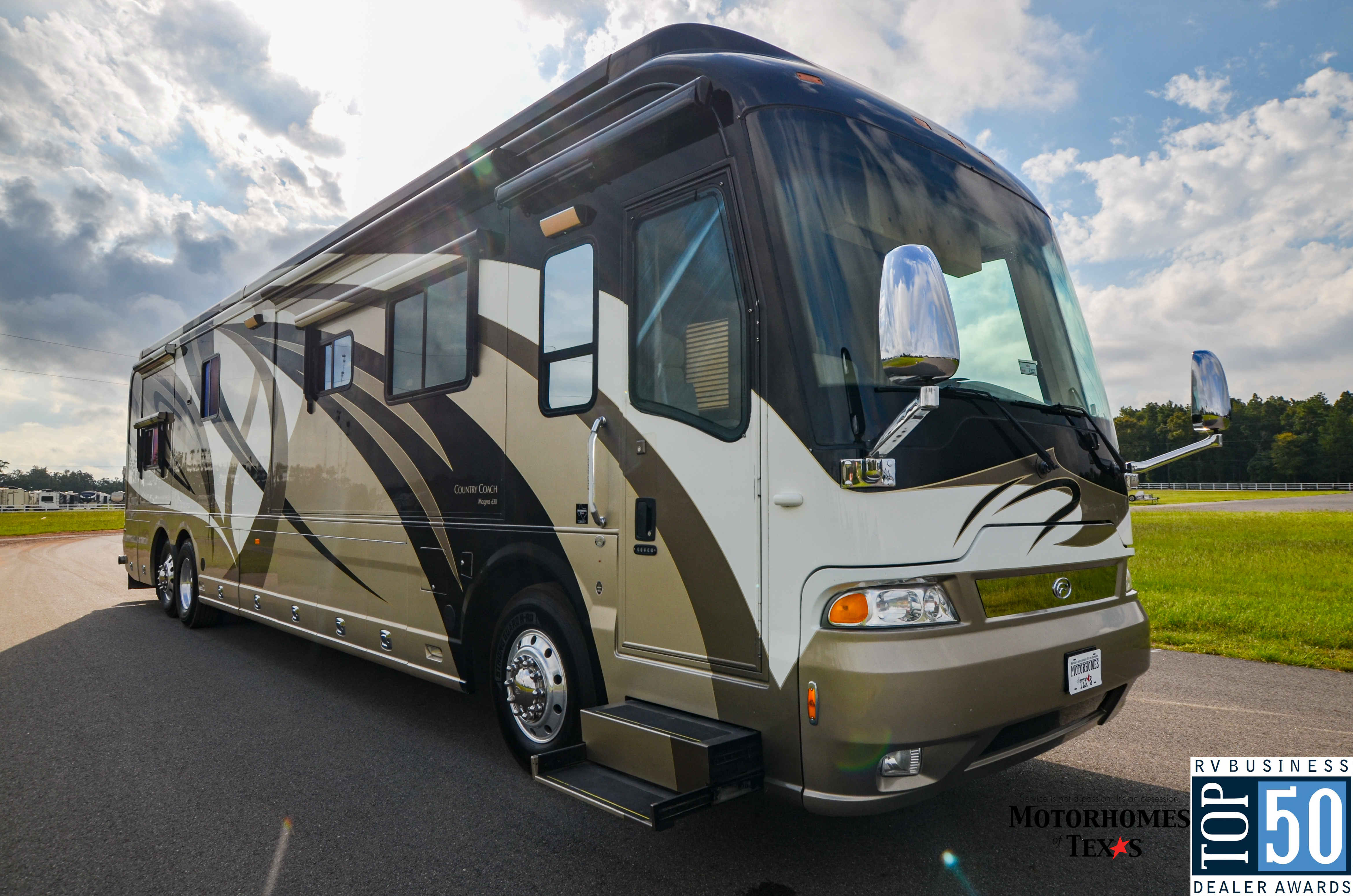2007 Country Coach Magna  - exterior 9