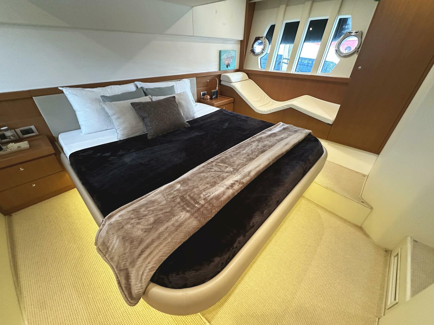 2014 Ferretti Yachts 530 - Image 26