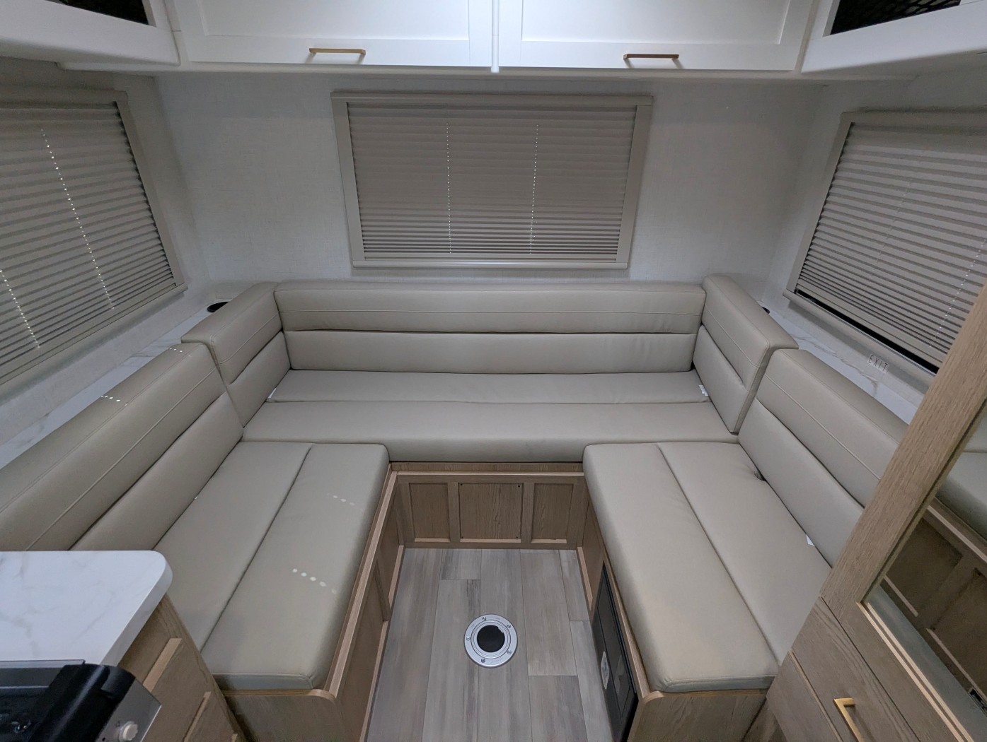 2027 Thor Motor Coach Four Winds 19Z - Image 20