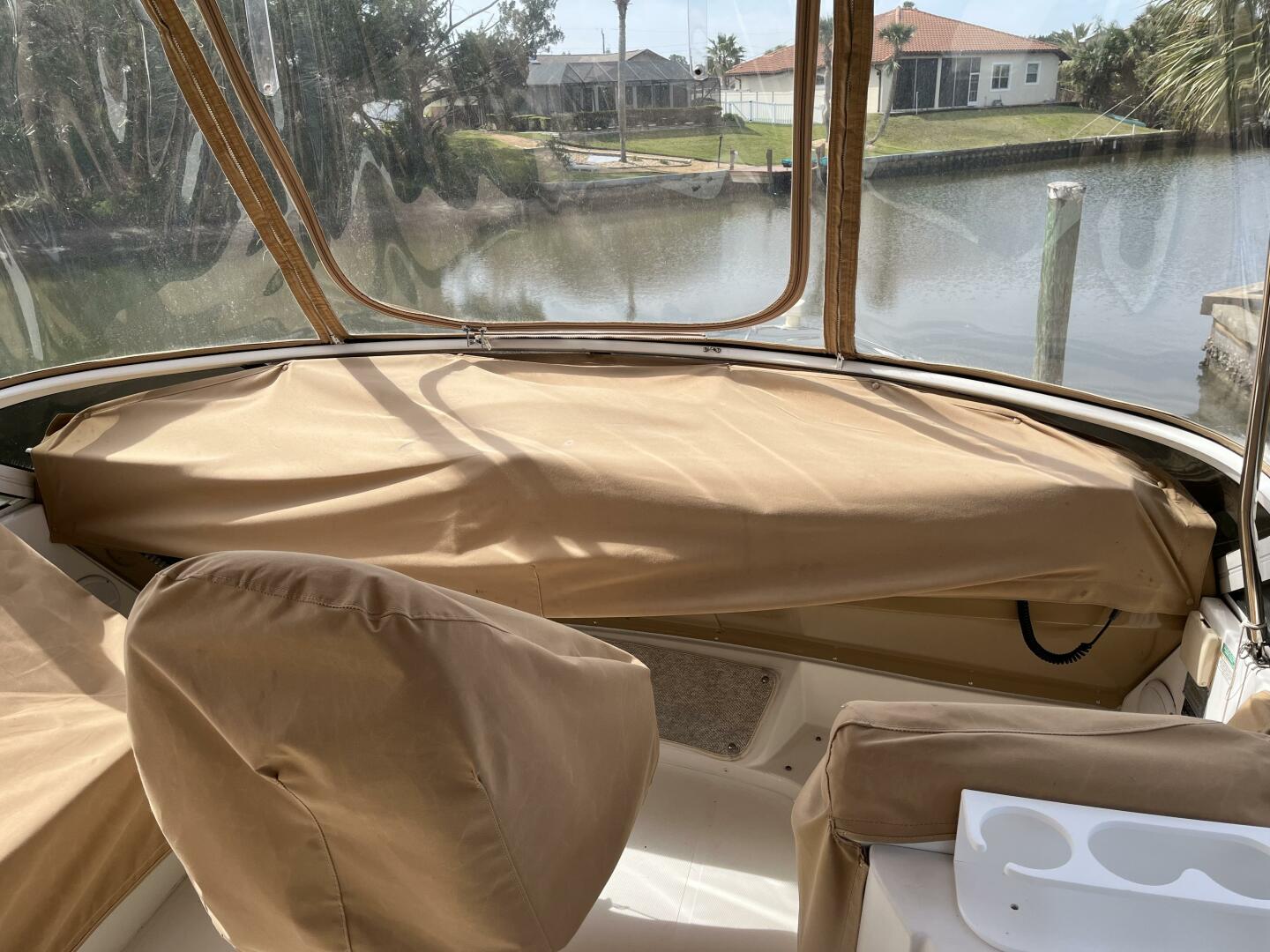 2005 Carver 396 - Image 26