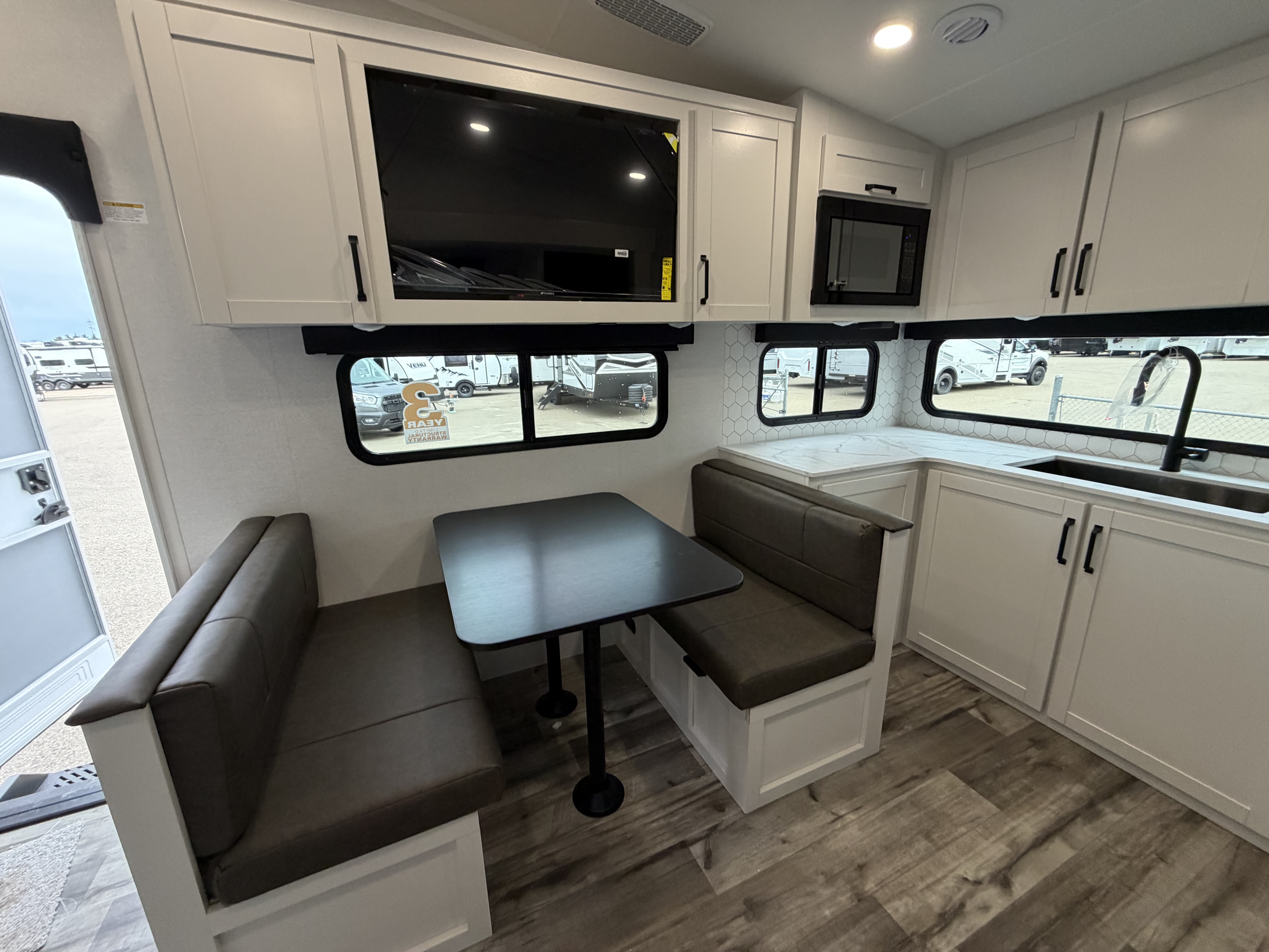 2027 Highland Ridge Open Range Roamer Light Duty 24MLDS - Image 12