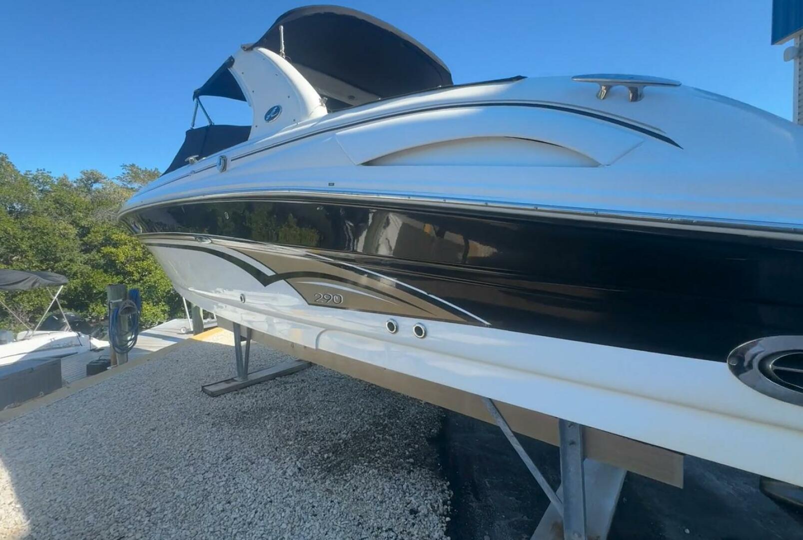 2002 Sea Ray 290 Bowrider - Image 2