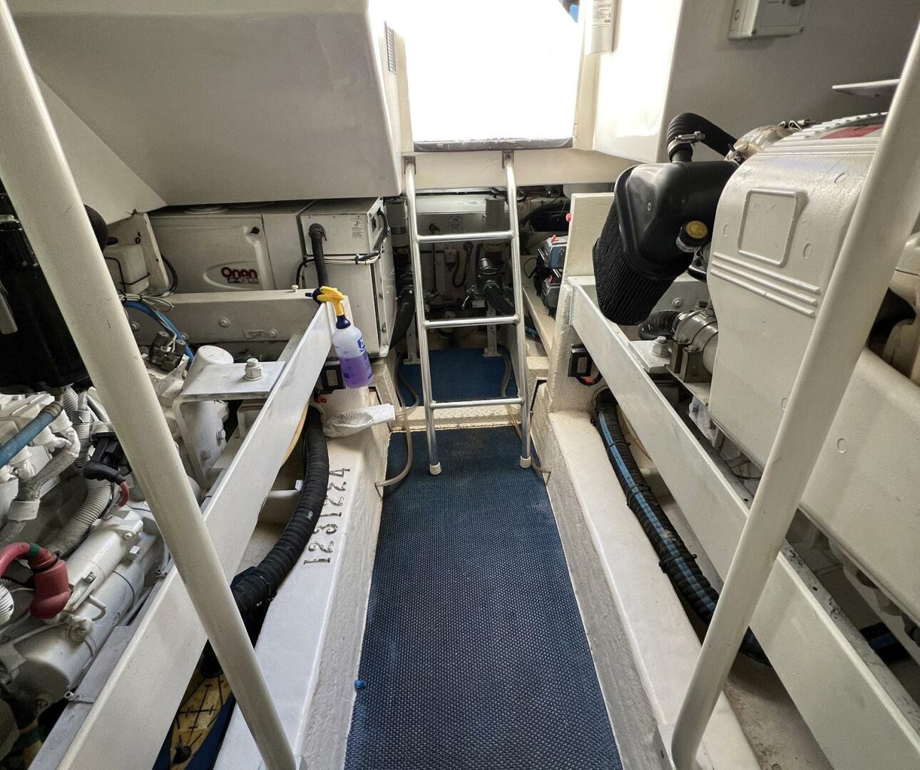 2007 Luhrs 41 Hardtop Express - Image 26