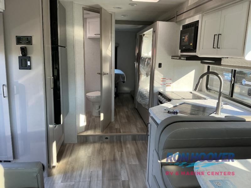 2026 THOR MOTORCOACH 31E - Image 3