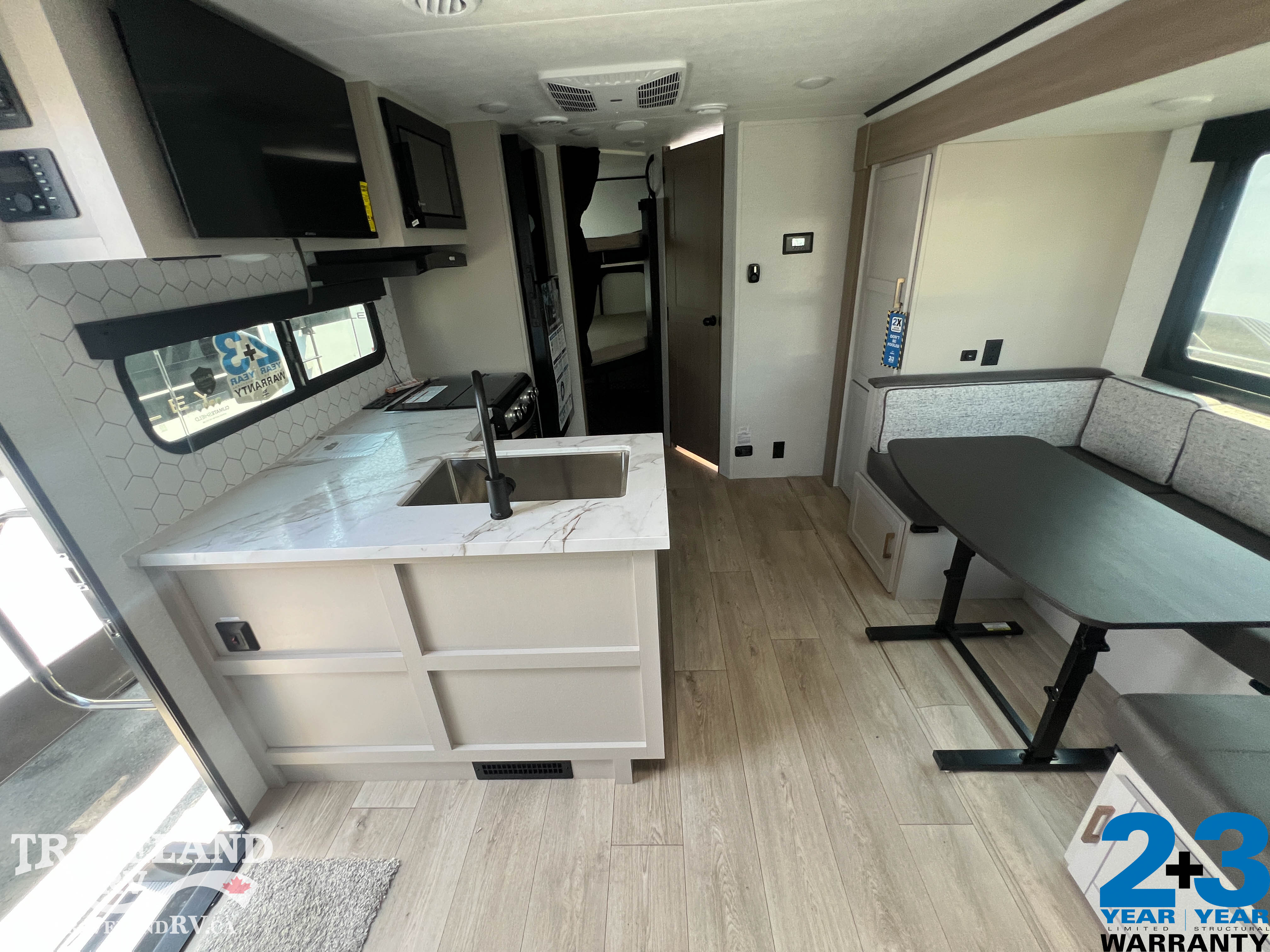 2027 Jayco Jay Feather 21MBH - Image 10