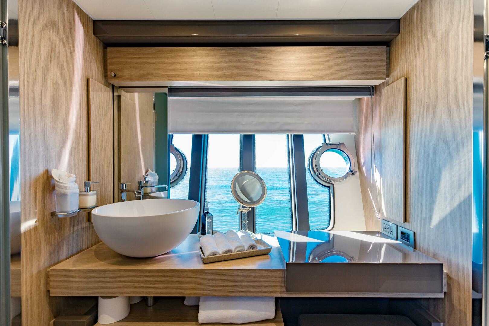 2017 Ferretti Yachts 750 - Image 79