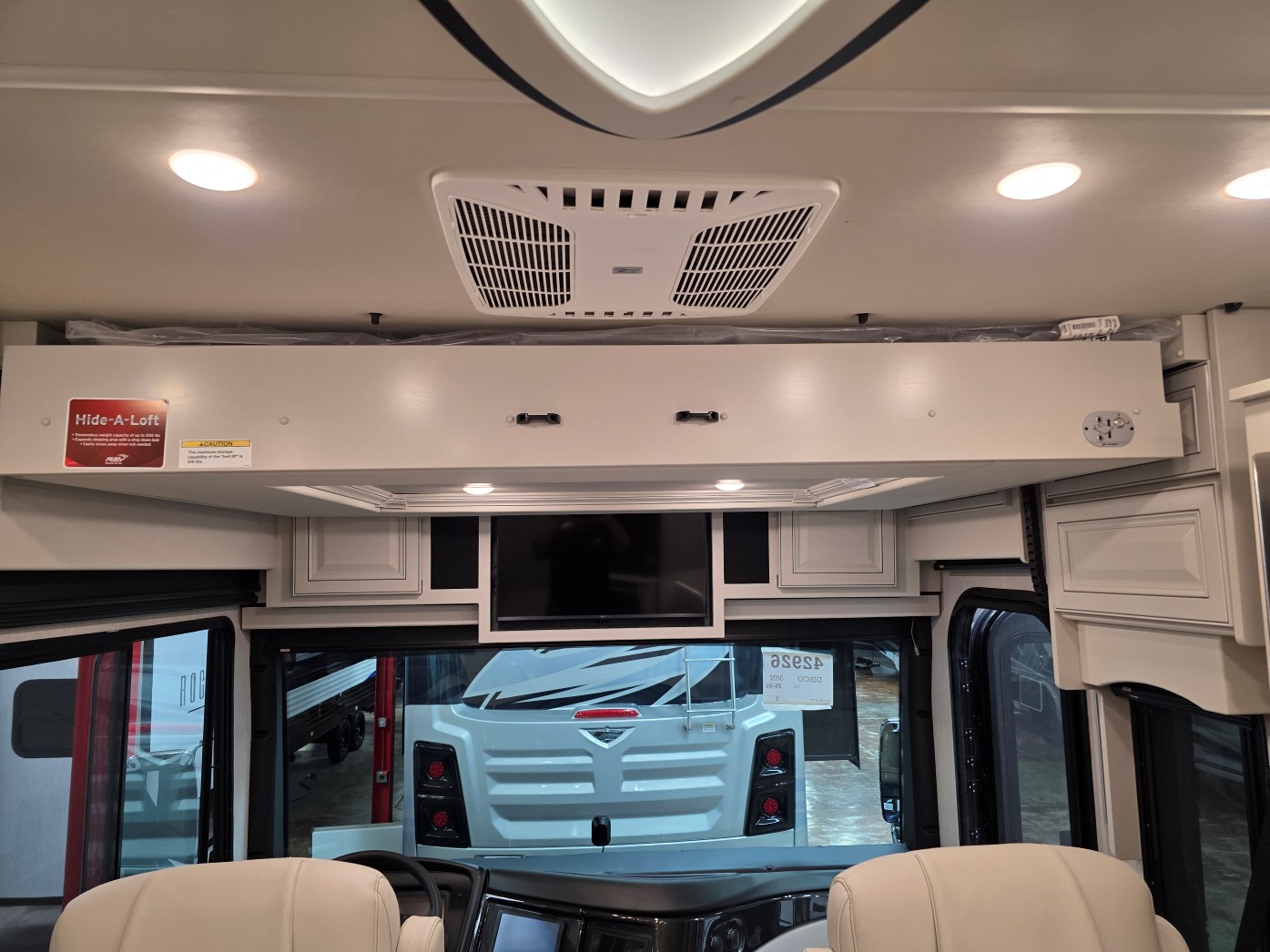 2026 Fleetwood Discovery 38N - Image 52