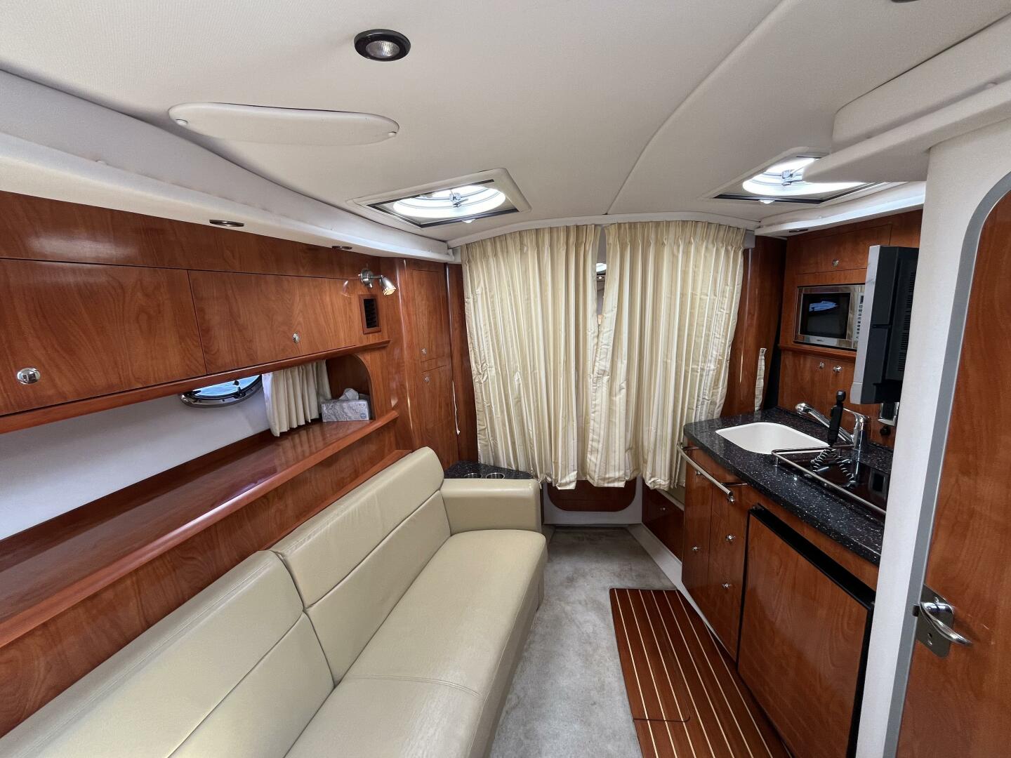 2008 Four Winns V338 - Image 26