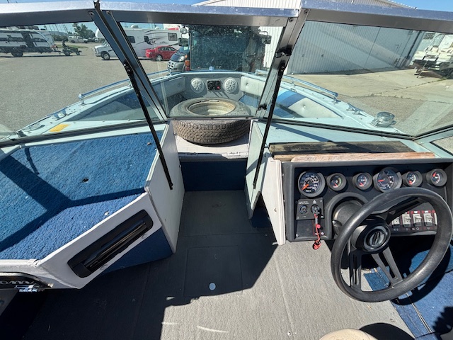 1990 CRESTLINER PHANTOM 160 - Image 11