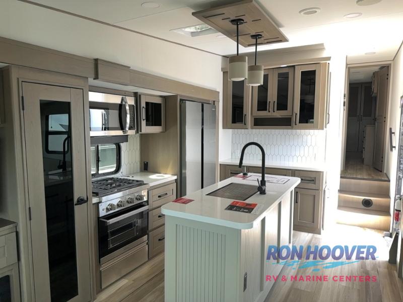 2026 GRAND DESIGN 337RLS - Image 21